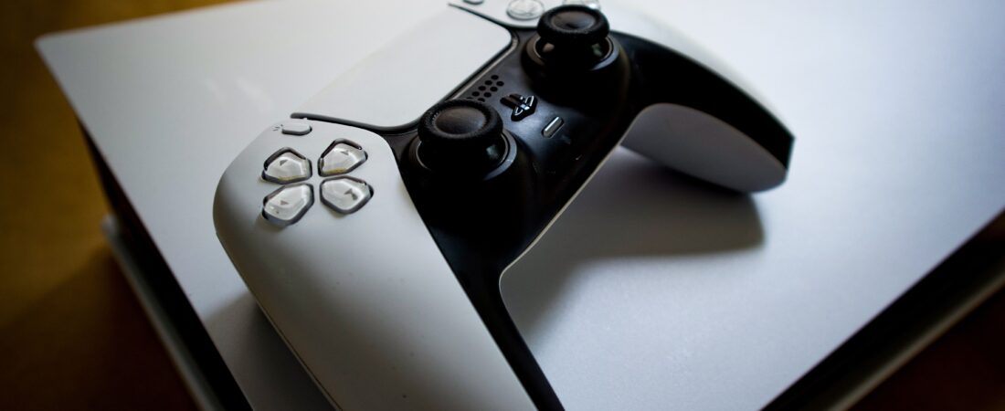 PS5 vs Xbox Series X em 2026: qual console comprar no Brasil?
