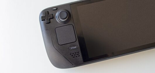 Steam Deck vs Nintendo Switch 2 em 2026: Qual Portátil Vale Mais a Pena?