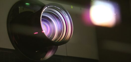 Melhor Projetor para Home Theater: do Básico ao Completo